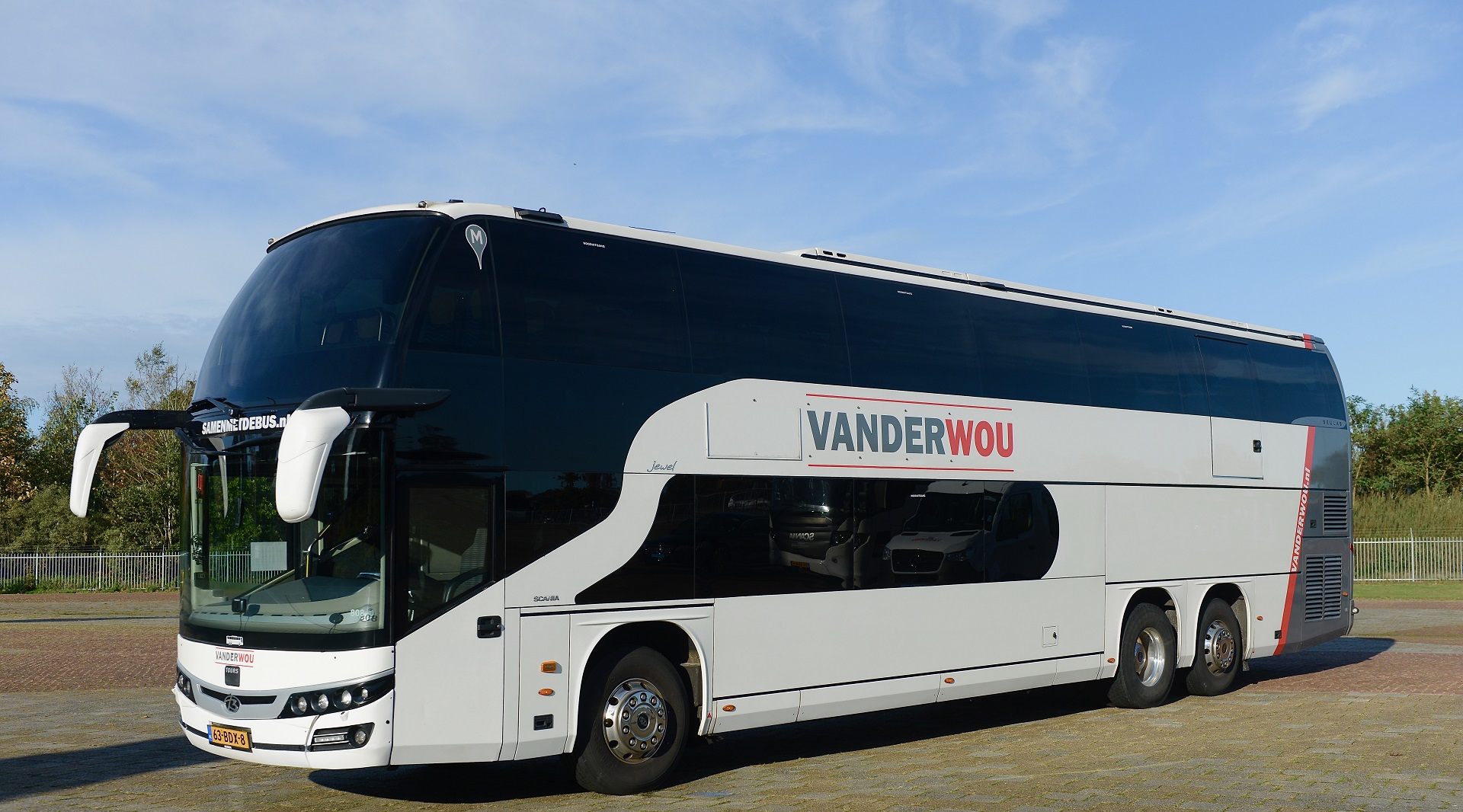 Dubbeldekker | VANDERWOU Tours | Dubbeldekker Huren